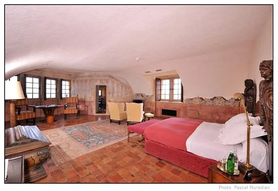 Hotel Chateau De Bagnols