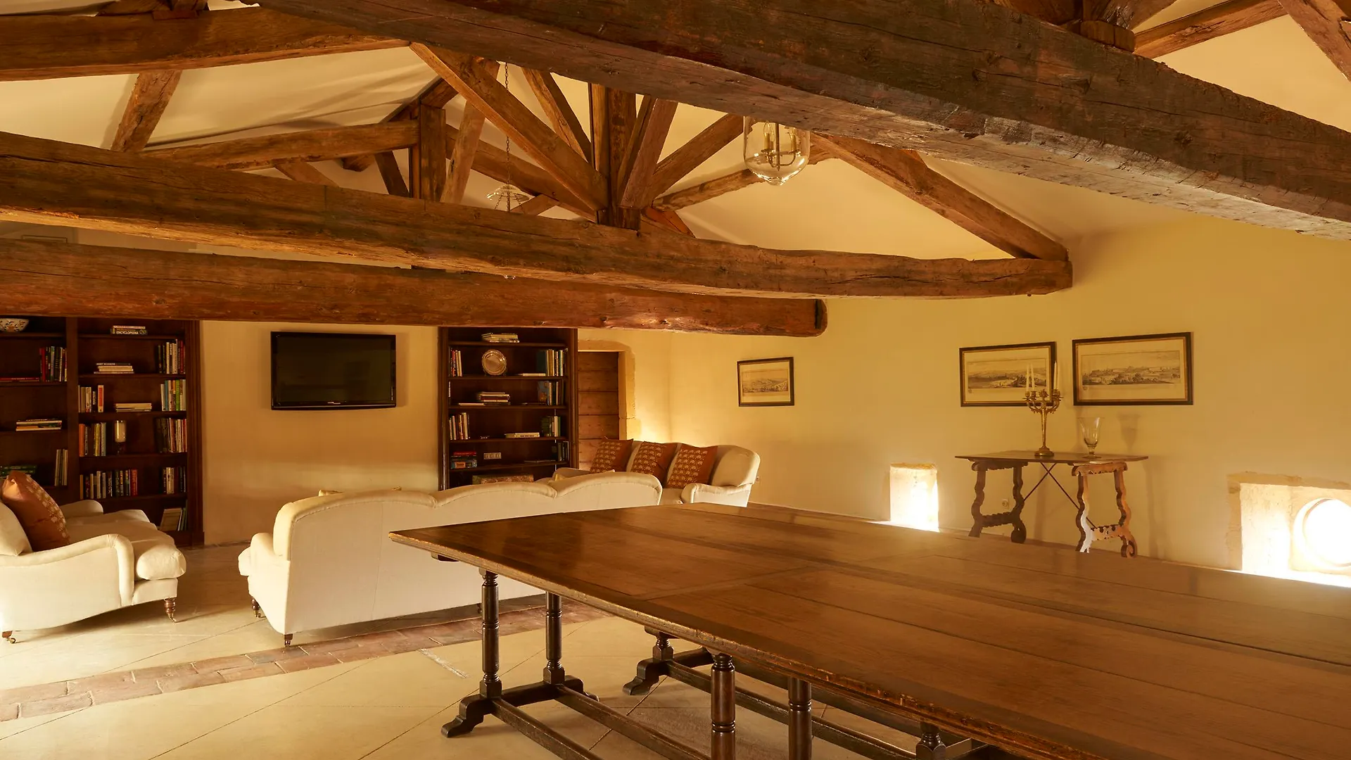 Chateau De Bagnols