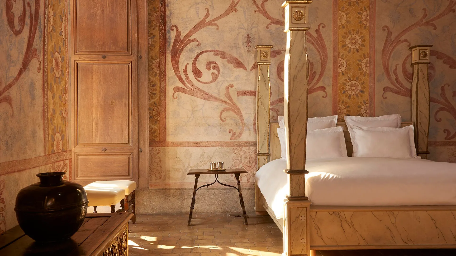 Chateau De Bagnols Hotell